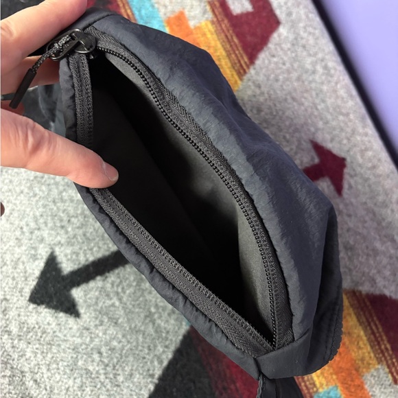 lululemon athletica Clean Lines Belt Bag - Picture 5 of 7